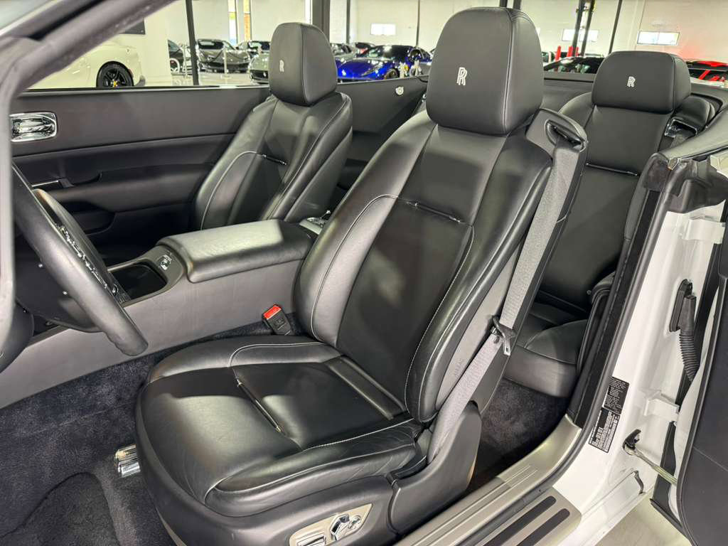 Used 2019 Rolls-Royce Dawn image 18