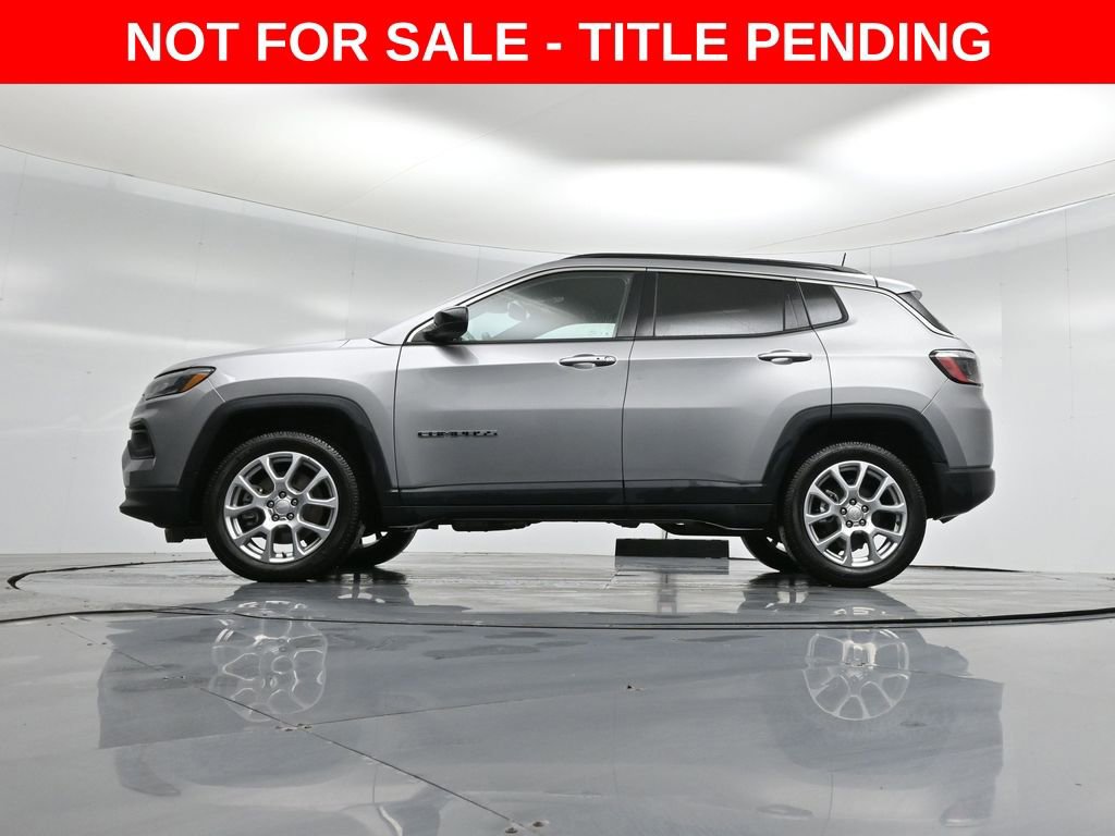 Used 2023 Jeep Compass Latitude image 6