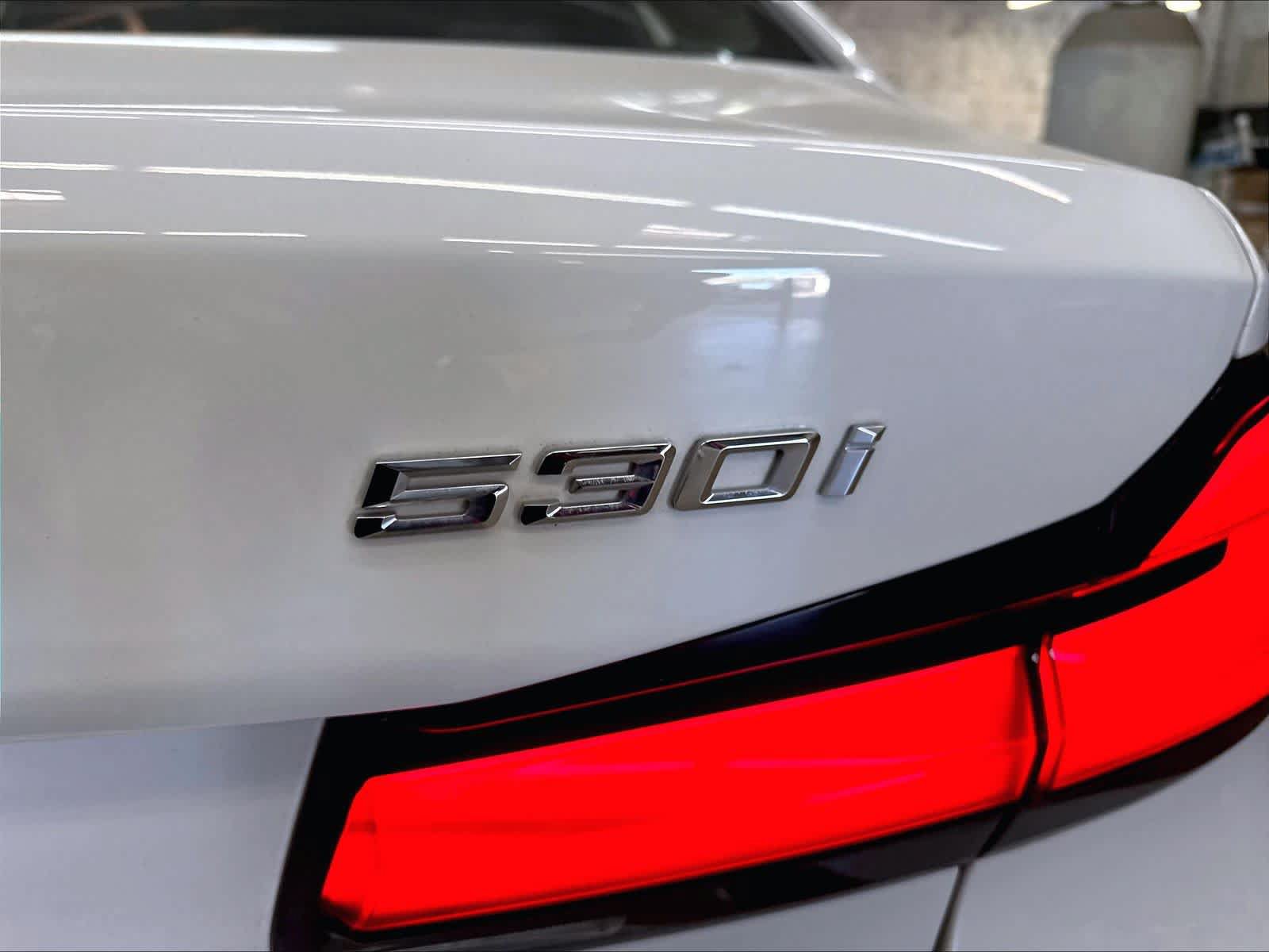 Used 2023 BMW 530i w/ Executive Package RWD image 11