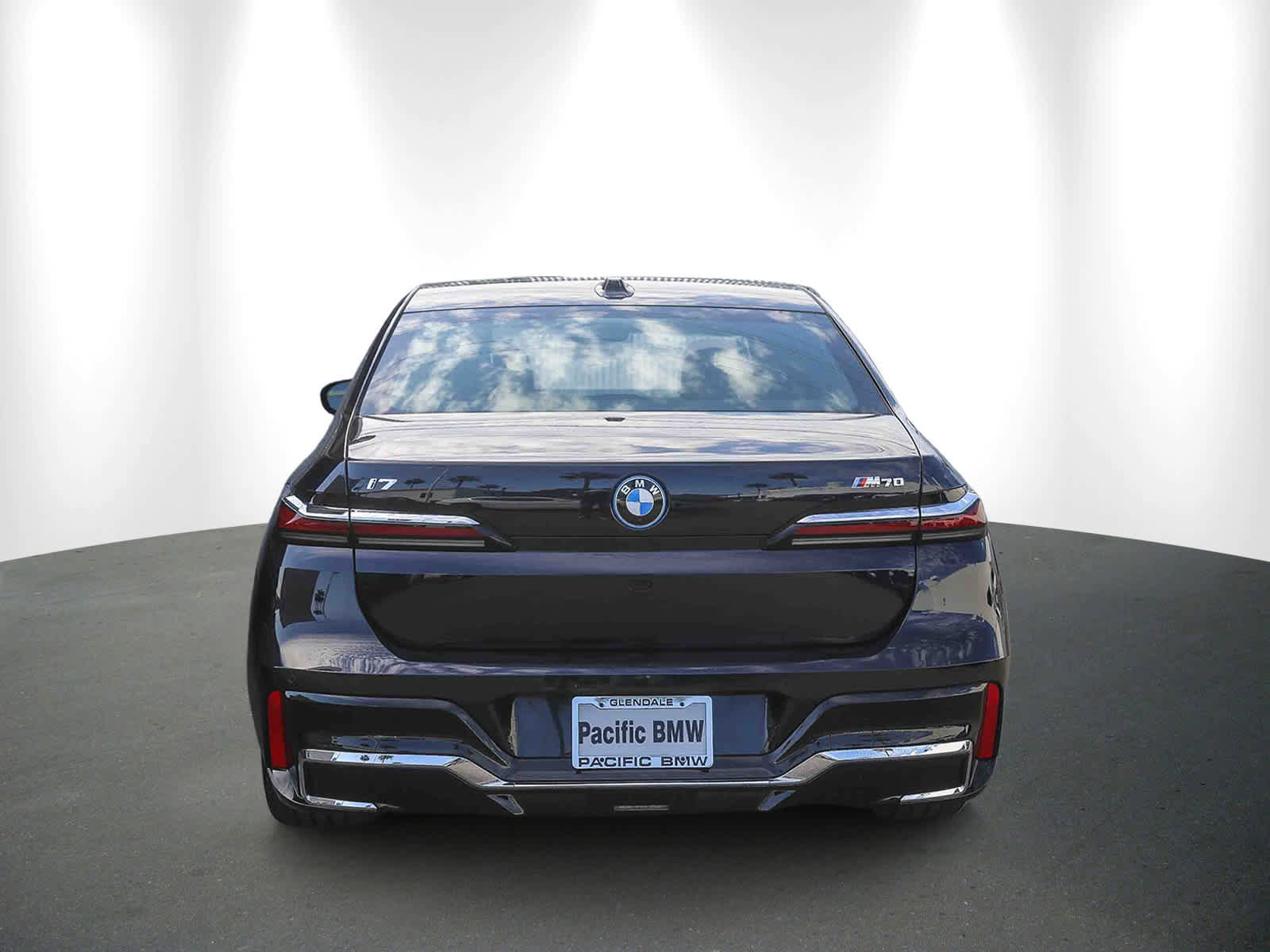 Used 2025 BMW i7 M70 image 5
