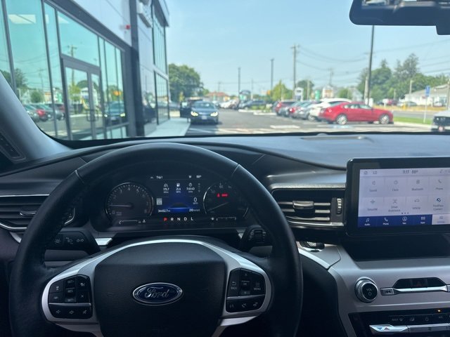 Used 2022 Ford Explorer XLT w/ Equipment Group 202A image 21
