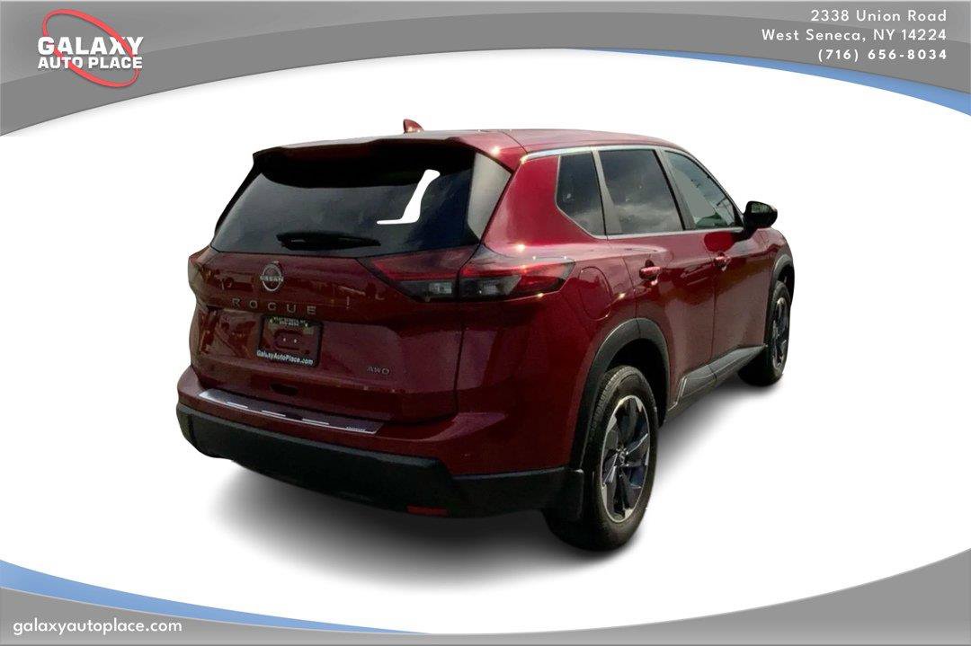 Used 2025 Nissan Rogue SV AWD/4WD image 5