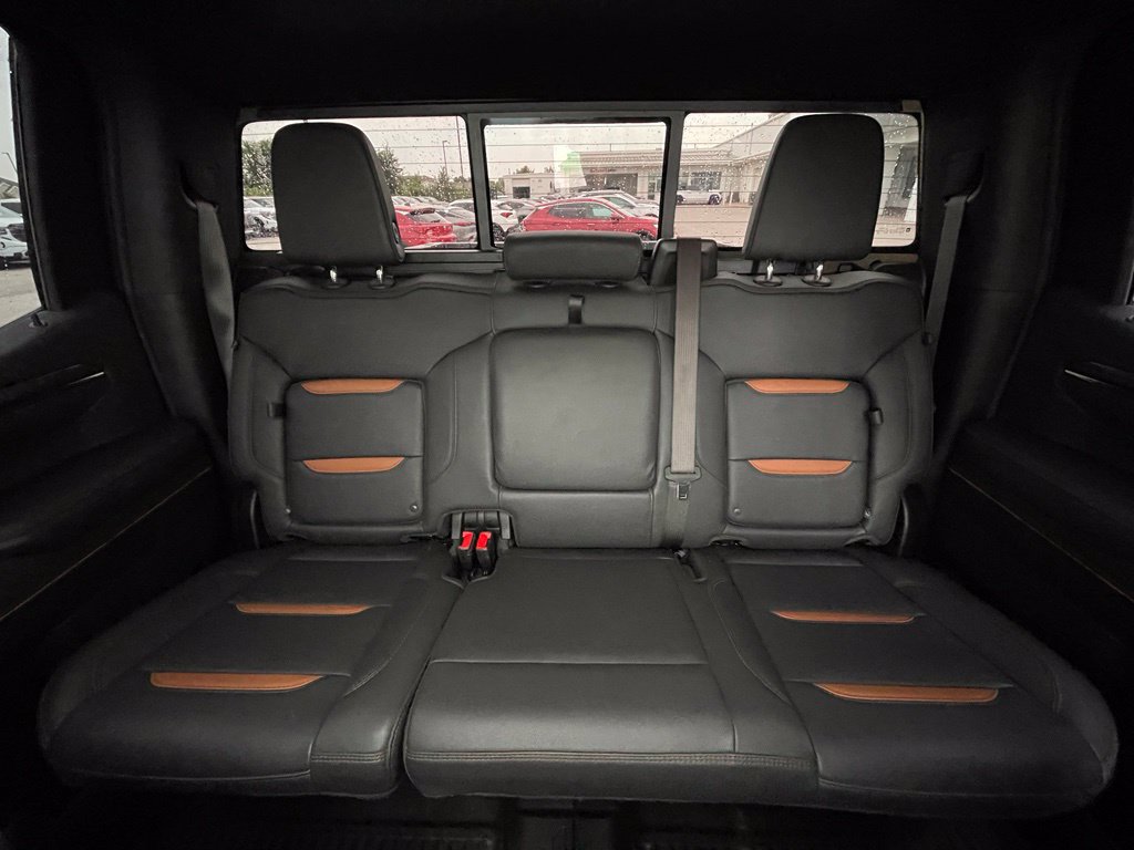 Used 2025 GMC Sierra 1500 AT4 w/ AT4 Premium Package AWD/4WD image 28