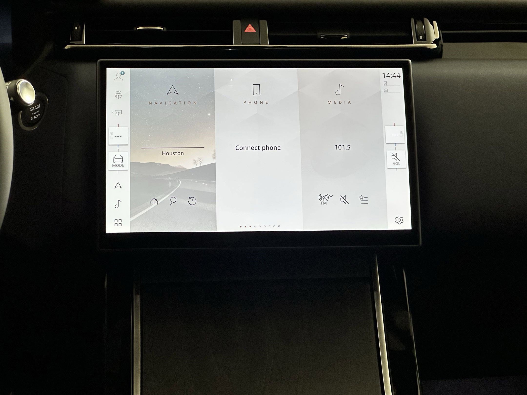 New 2026 Land Rover Range Rover Velar Dynamic SE image 22