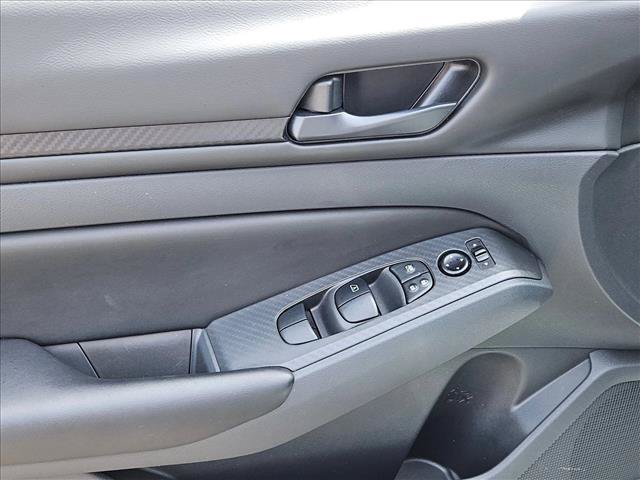 Certified 2025 Nissan Altima 2.5 S FWD image 10