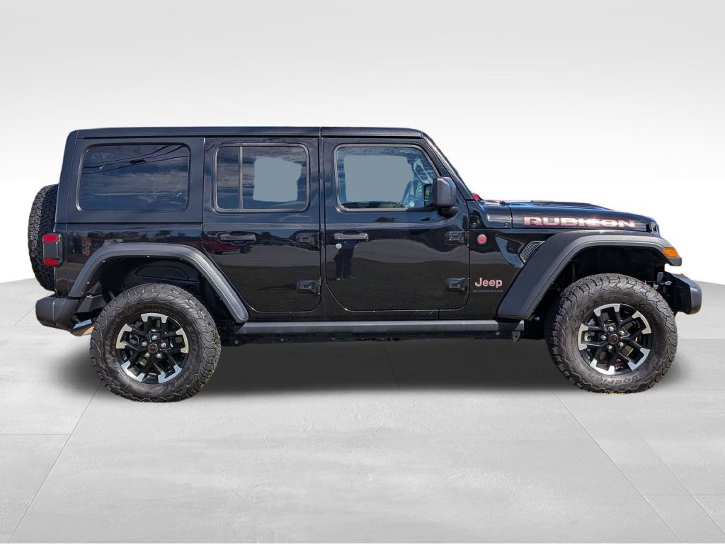Used 2025 Jeep Wrangler Unlimited Rubicon AWD/4WD image 3