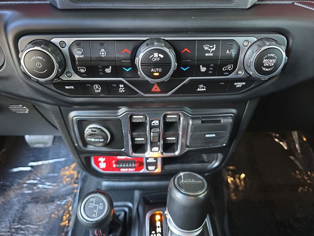 Used 2023 Jeep Gladiator Rubicon w/ Cold Weather Group image 17