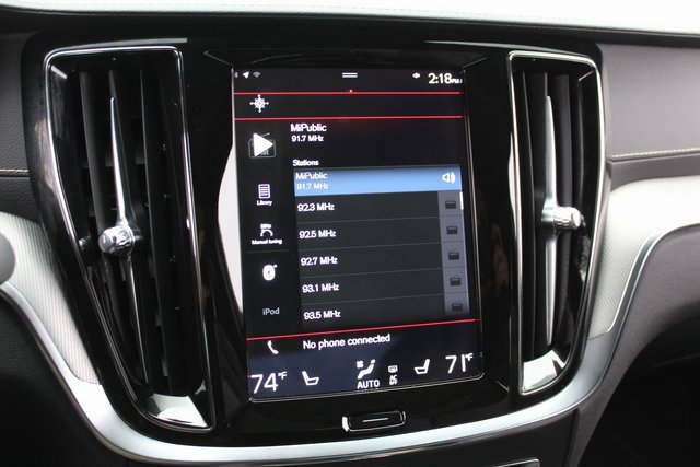 Certified 2022 Volvo S60 T8 R-Design image 23