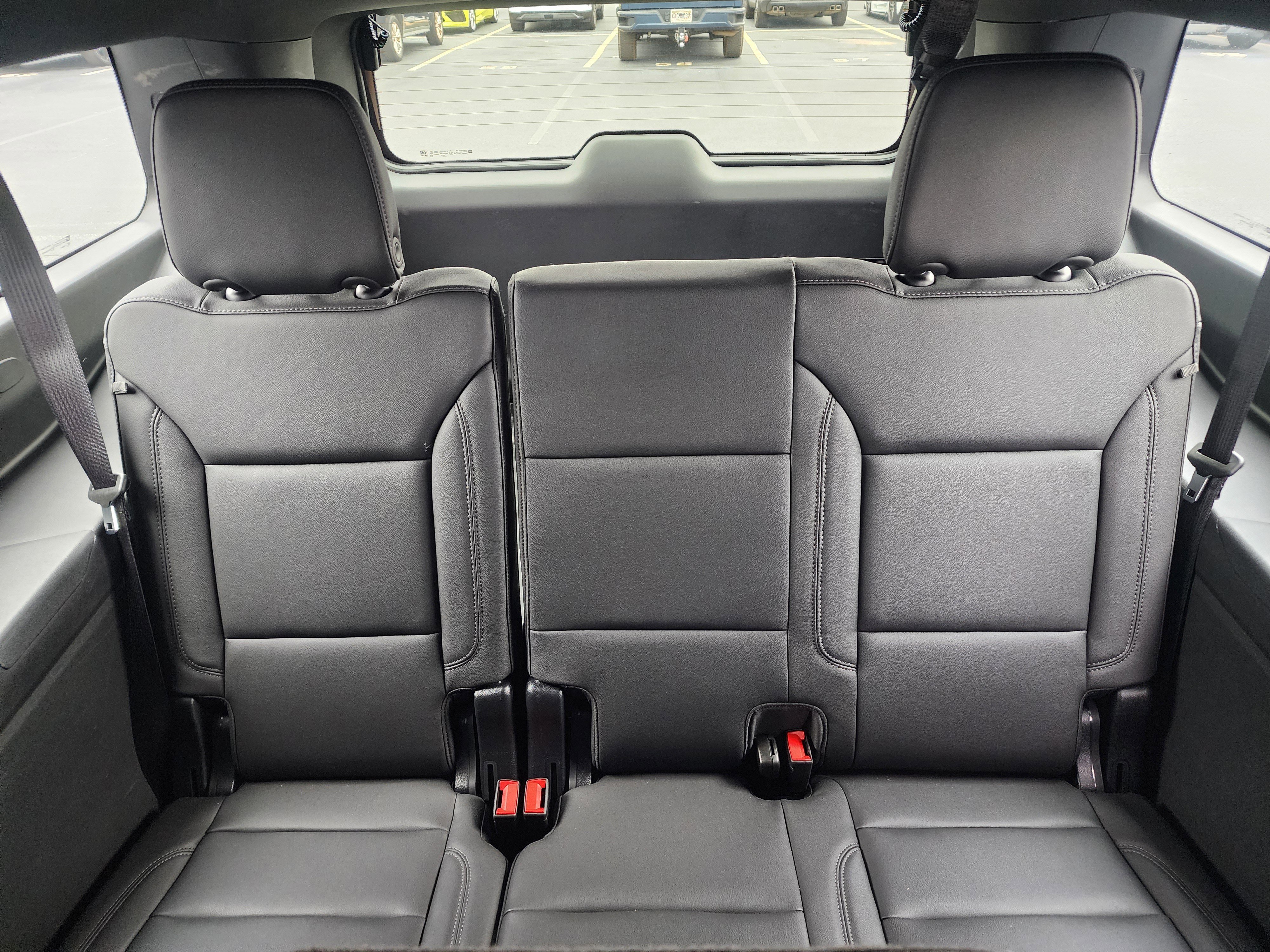 Used 2026 Chevrolet Suburban LT image 18