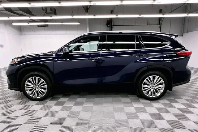 Used 2022 Toyota Highlander Platinum AWD/4WD image 14