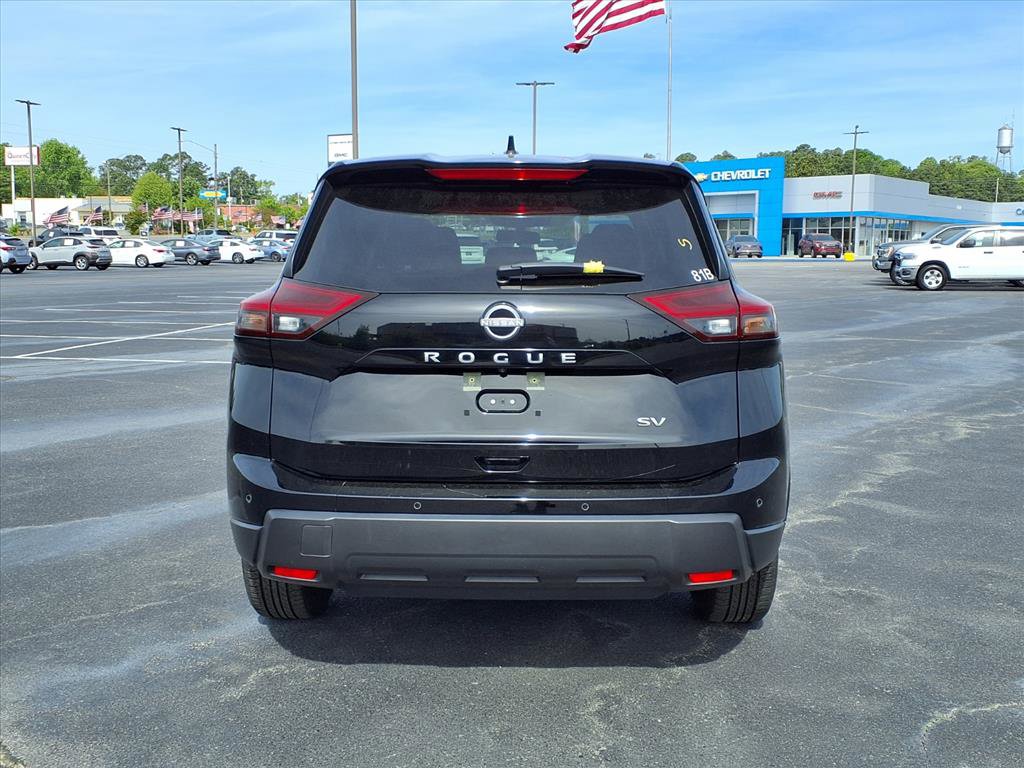 Used 2024 Nissan Rogue SV image 18