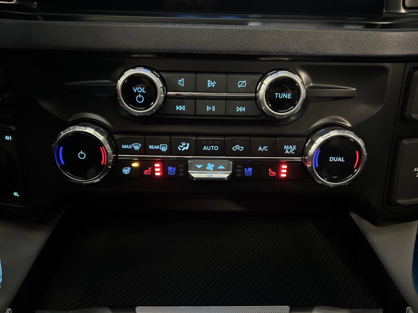 Used 2023 Ford F250 Limited w/ FX4 Off-Road Package image 21