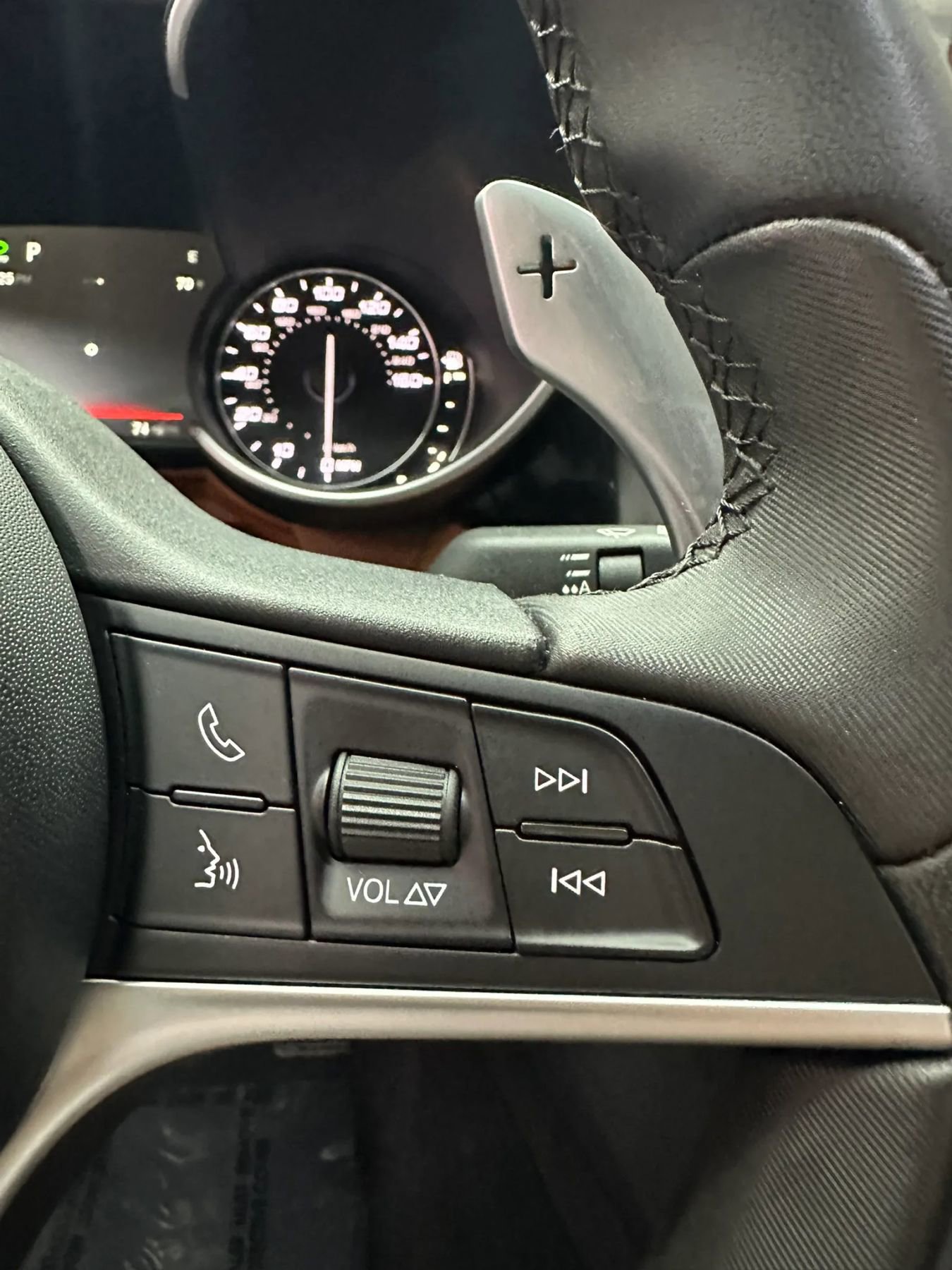 Used 2017 Alfa Romeo Giulia Ti w/ TI 19" Sport Package RWD image 20