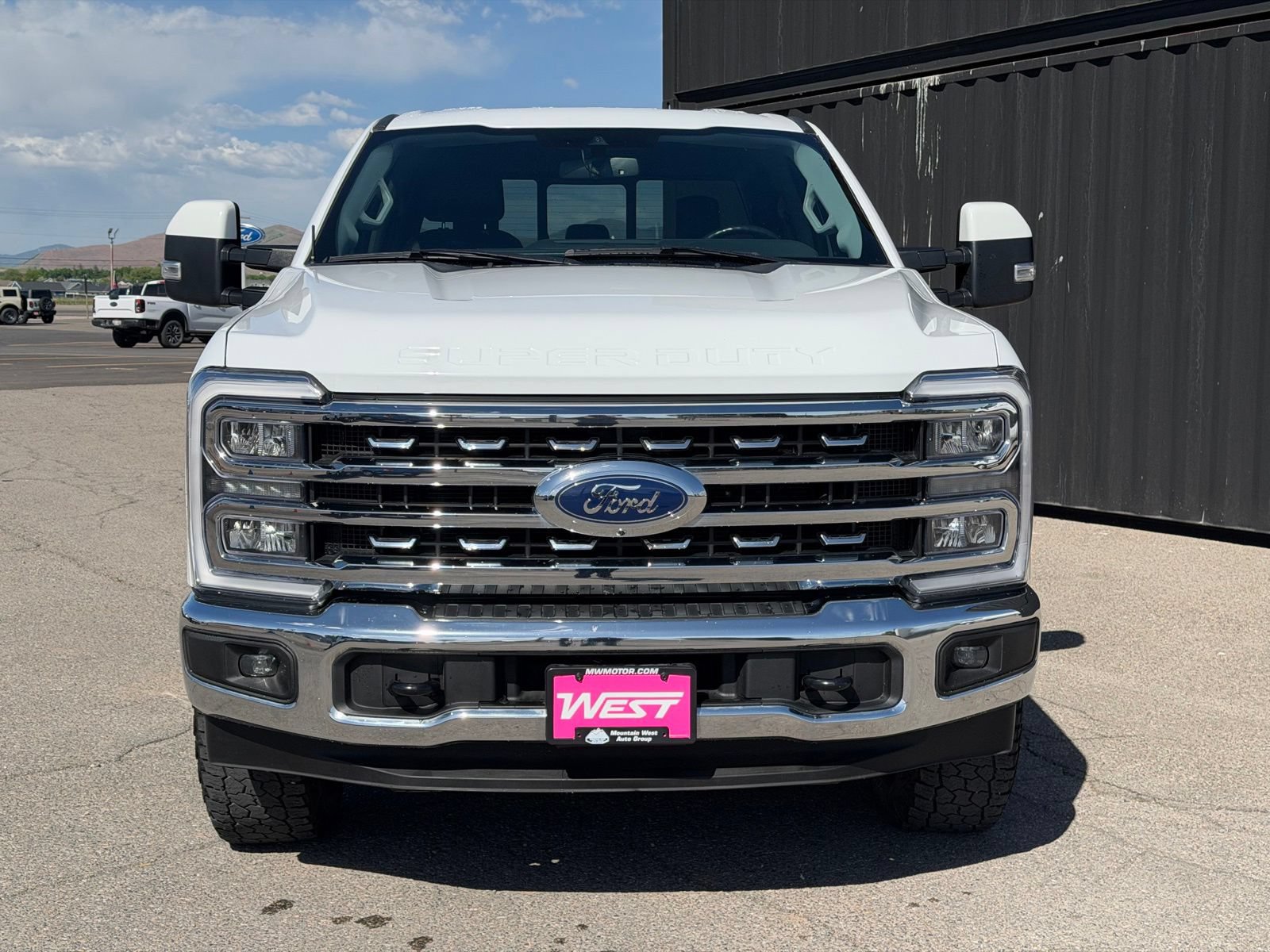 Used 2023 Ford F350 Lariat AWD/4WD image 2