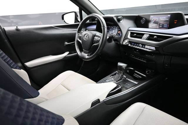 Used 2019 Lexus UX 200 w/ Premium Package FWD image 19