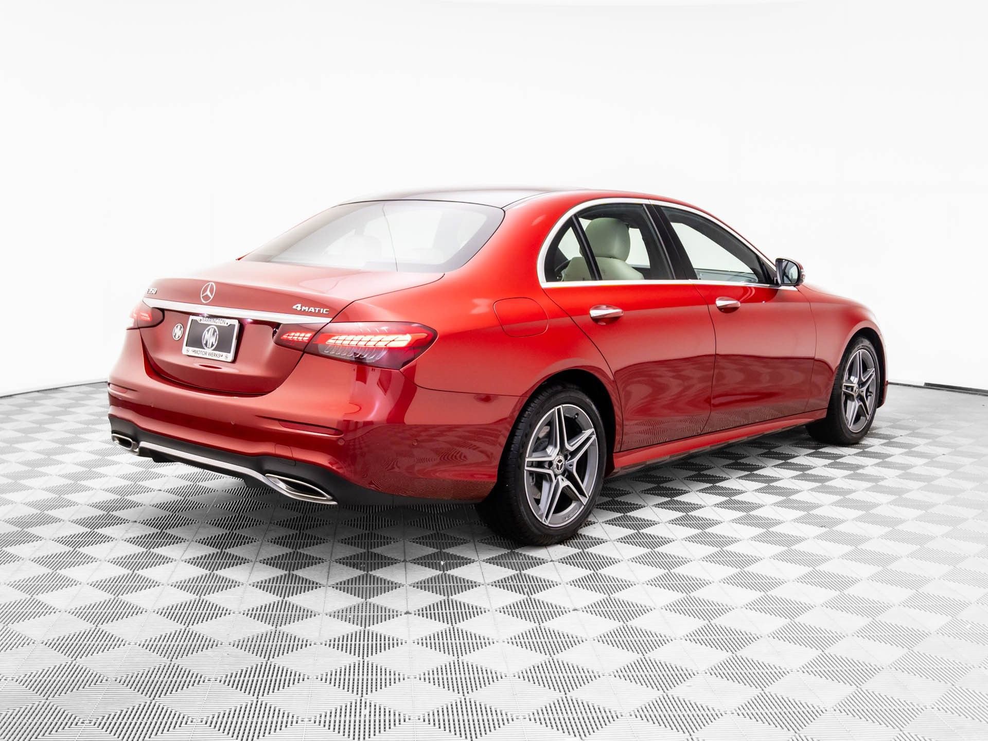 Used 2023 Mercedes-Benz E 350 4MATIC Sedan image 6