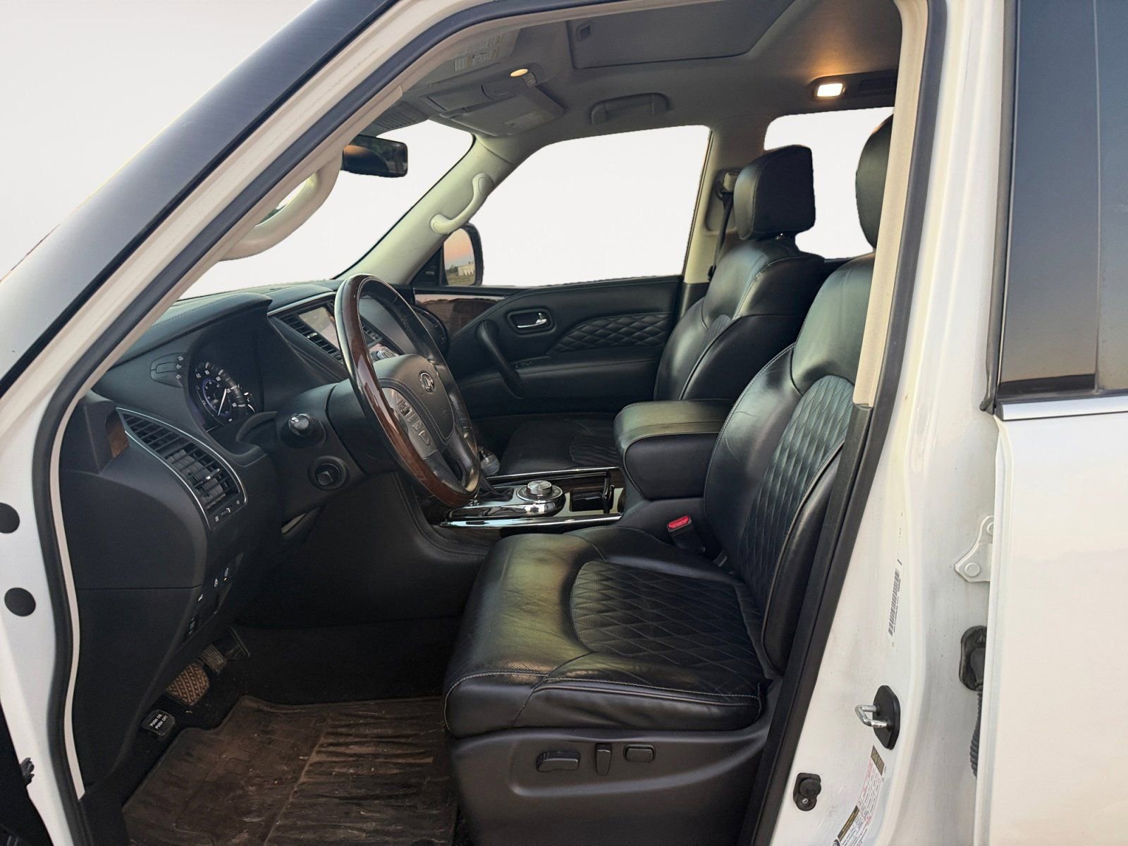 Used 2019 INFINITI QX80 Luxe w/ Proactive Package image 9