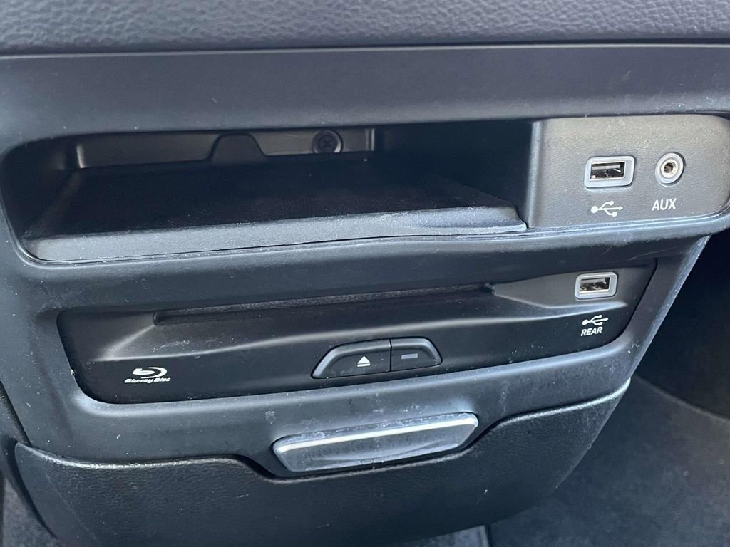 Used 2020 Chrysler Pacifica Touring-L Plus w/ Advanced Safetytec Group image 20