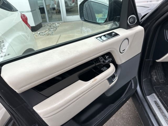 Used 2018 Land Rover Range Rover HSE image 7