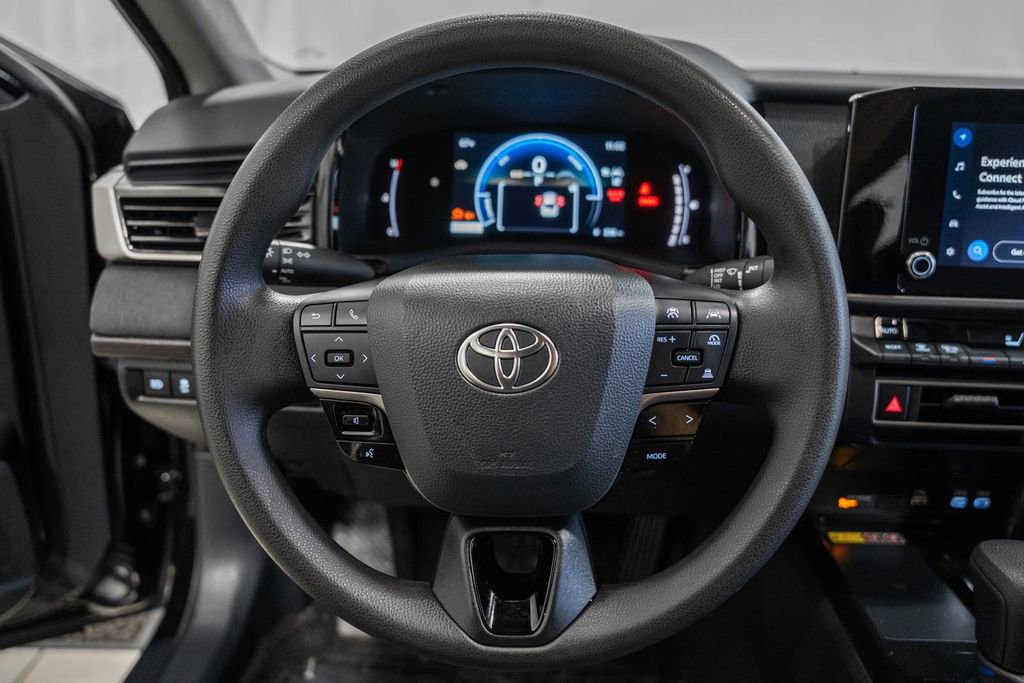 Used 2025 Toyota Camry LE image 29