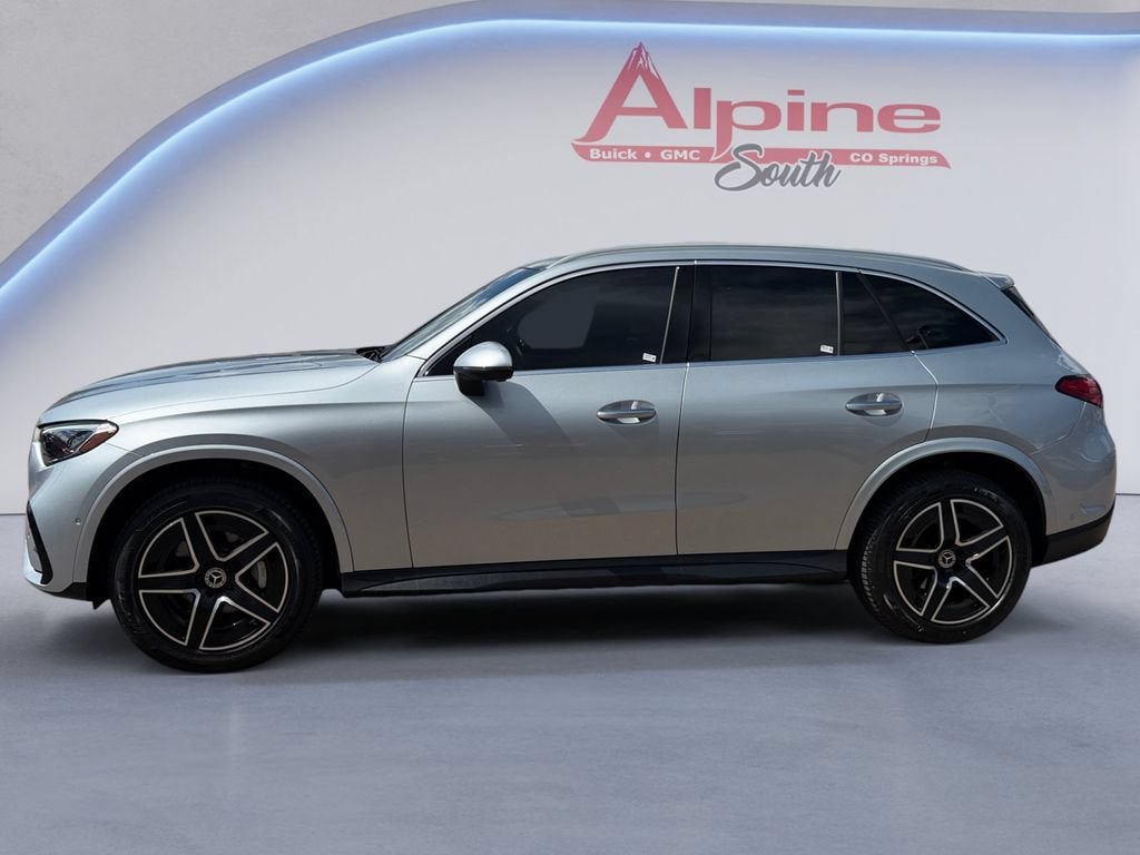 Used 2024 Mercedes-Benz GLC 300 4MATIC image 2