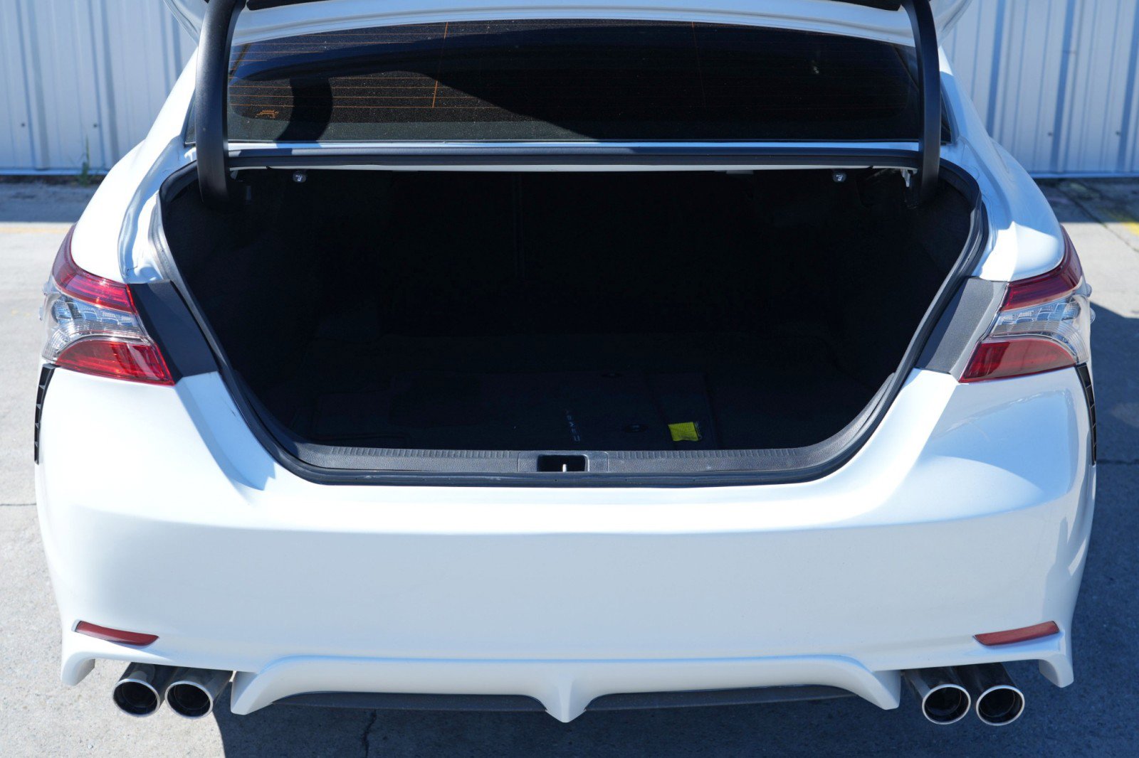 Used 2021 Toyota Camry XSE image 9