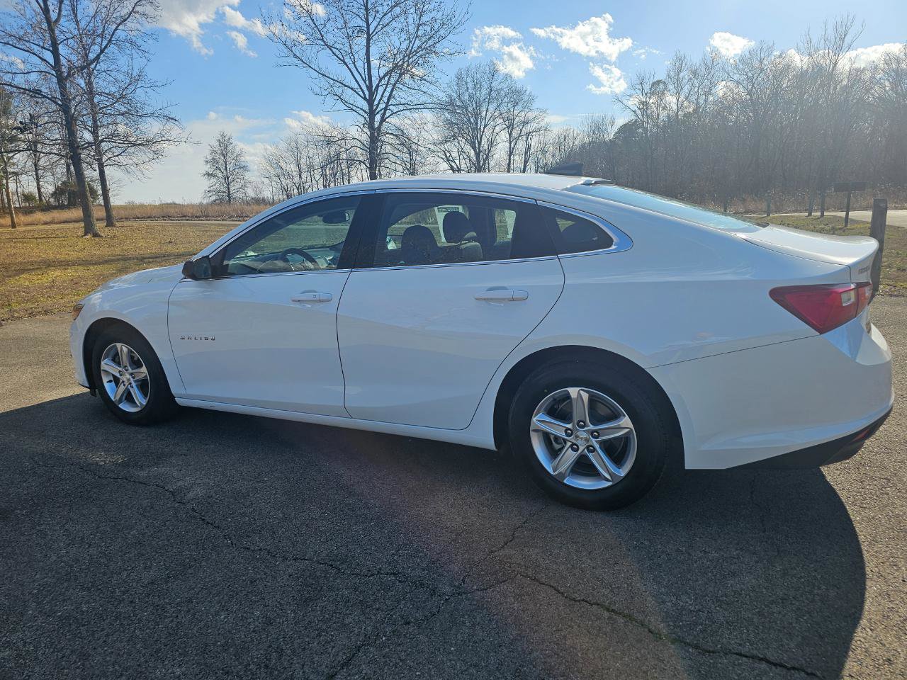 Used 2023 Chevrolet Malibu LS image 9