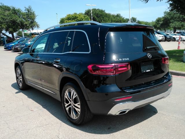 Used 2024 Mercedes-Benz GLB 250 w/ Exclusive Package image 13