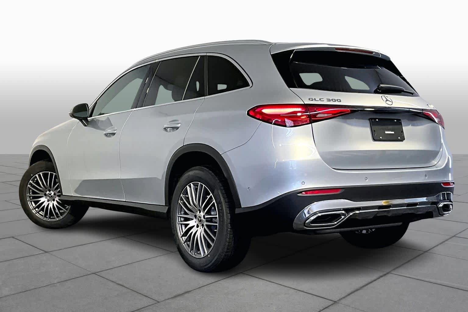 New 2026 Mercedes-Benz GLC 300 4MATIC image 3