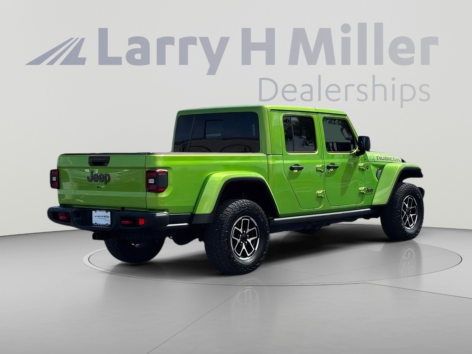 Used 2025 Jeep Gladiator Rubicon w/ Steel Bumper Group AWD/4WD image 6