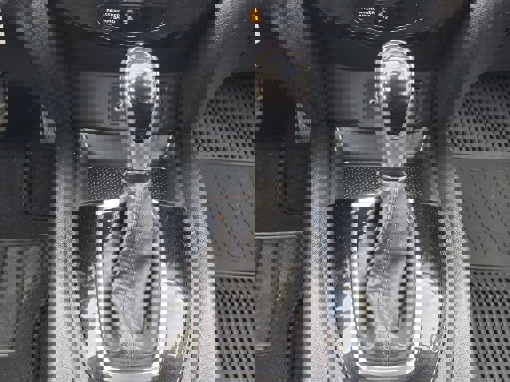 Used 2022 Nissan Rogue Sport S image 14