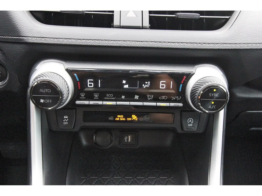Used 2024 Toyota RAV4 XLE w/ Convenience Package FWD image 29