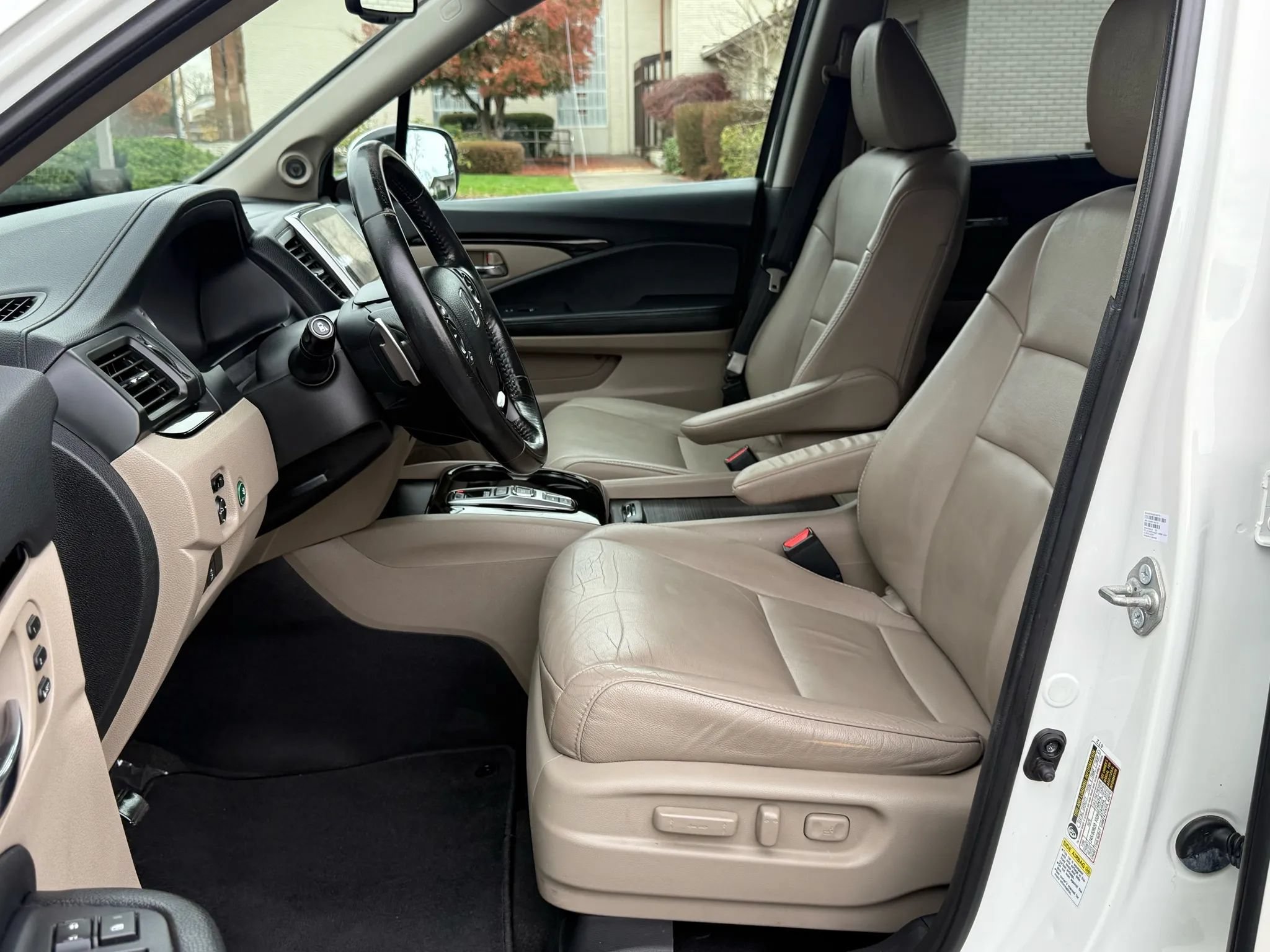 Used 2016 Honda Pilot Touring image 14