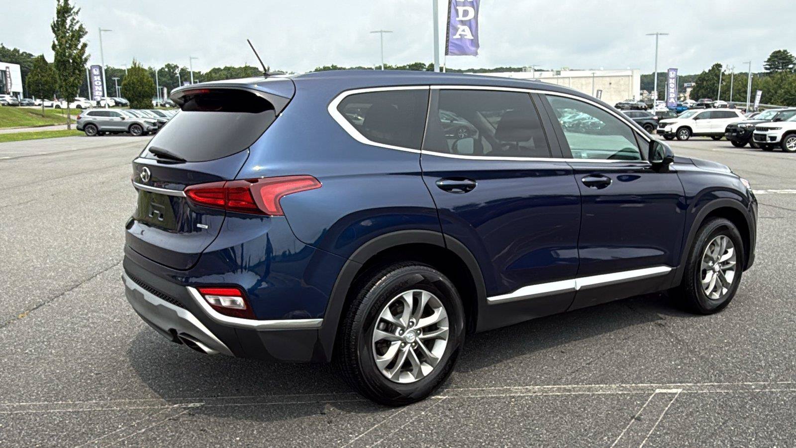 Used 2020 Hyundai Santa Fe SE AWD/4WD image 5