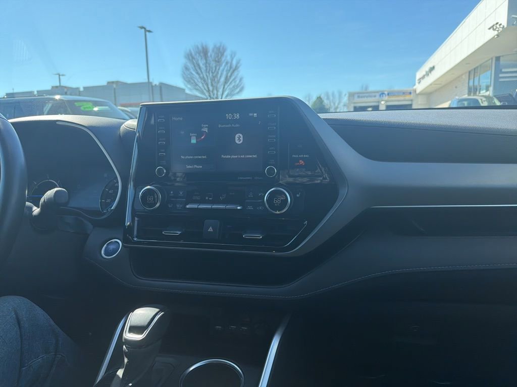 Used 2021 Toyota Highlander XLE image 21