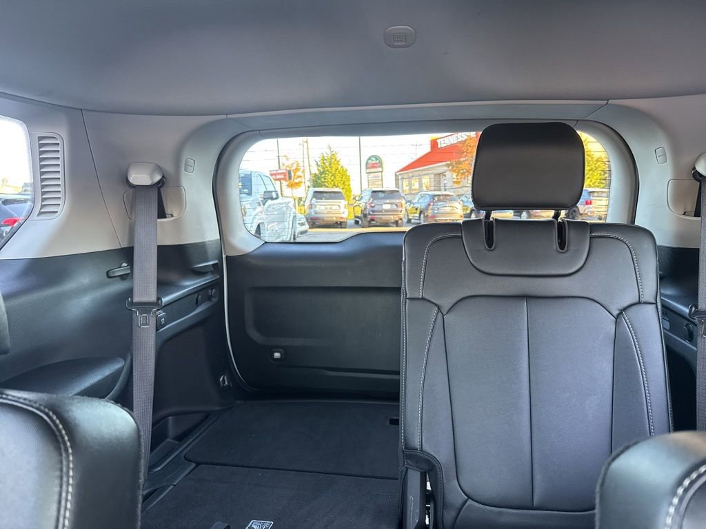 Used 2023 Jeep Grand Cherokee L Limited image 27