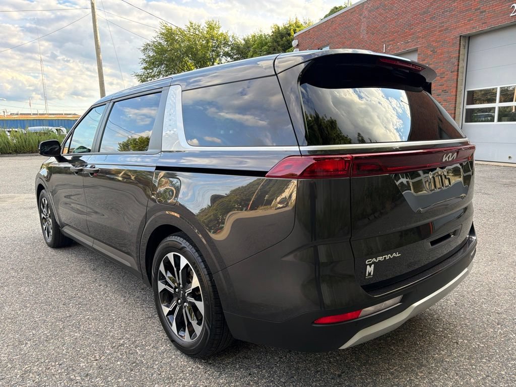 Certified 2024 Kia Carnival EX FWD image 4