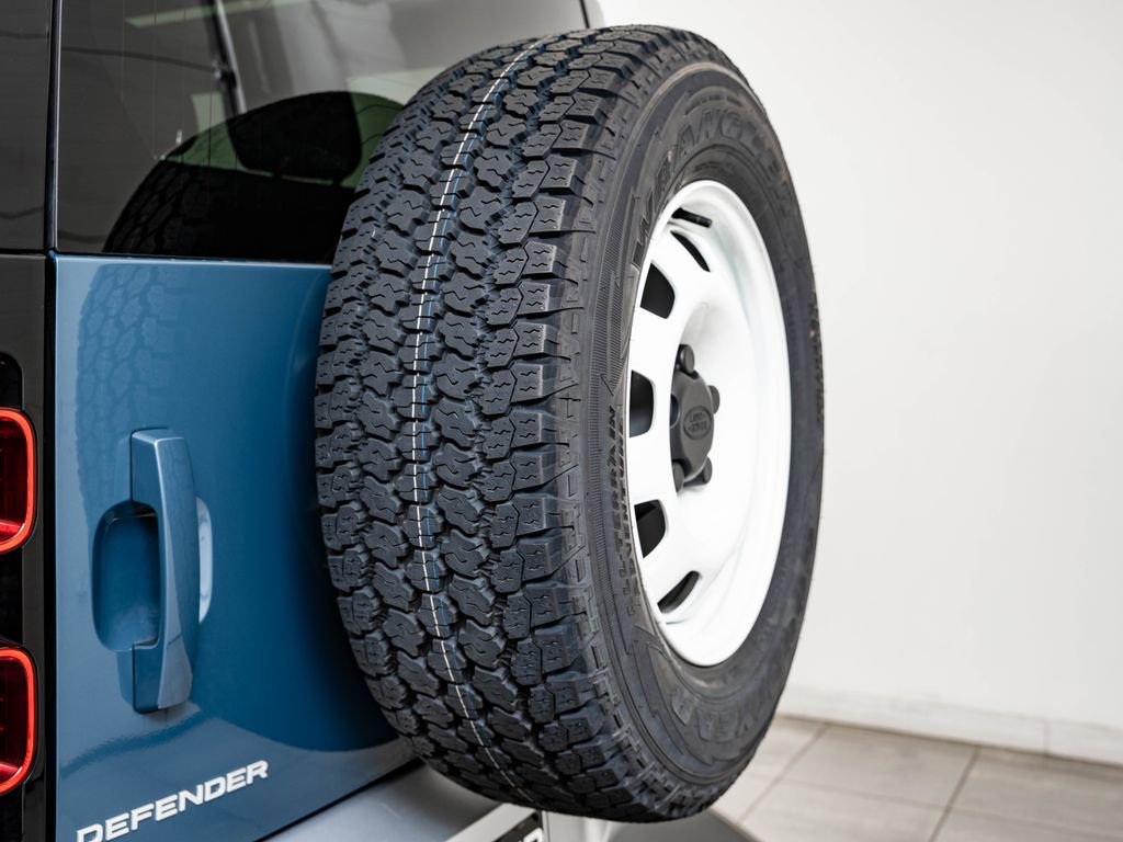 Used 2023 Land Rover Defender 90 S AWD/4WD image 48