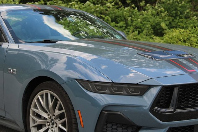 Used 2026 Ford Mustang GT Premium RWD image 4