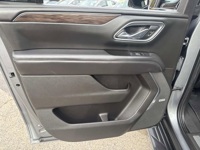 Used 2021 Chevrolet Suburban LT w/ LT Signature Package image 19