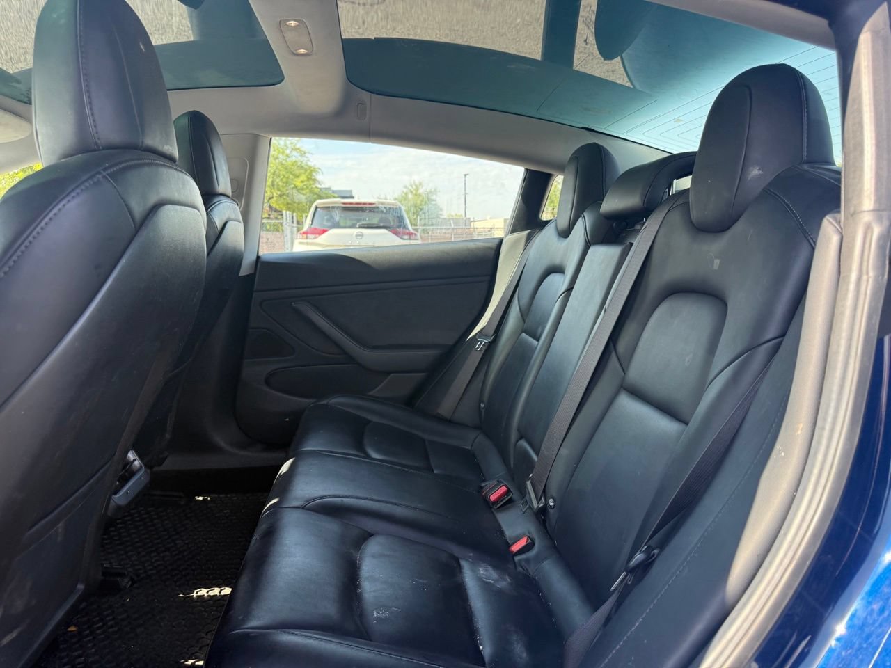Used 2018 Tesla Model 3 Long Range RWD image 9