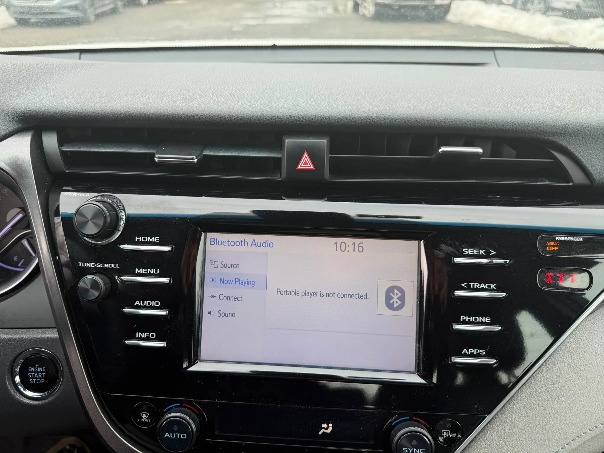 Used 2018 Toyota Camry XLE FWD image 24