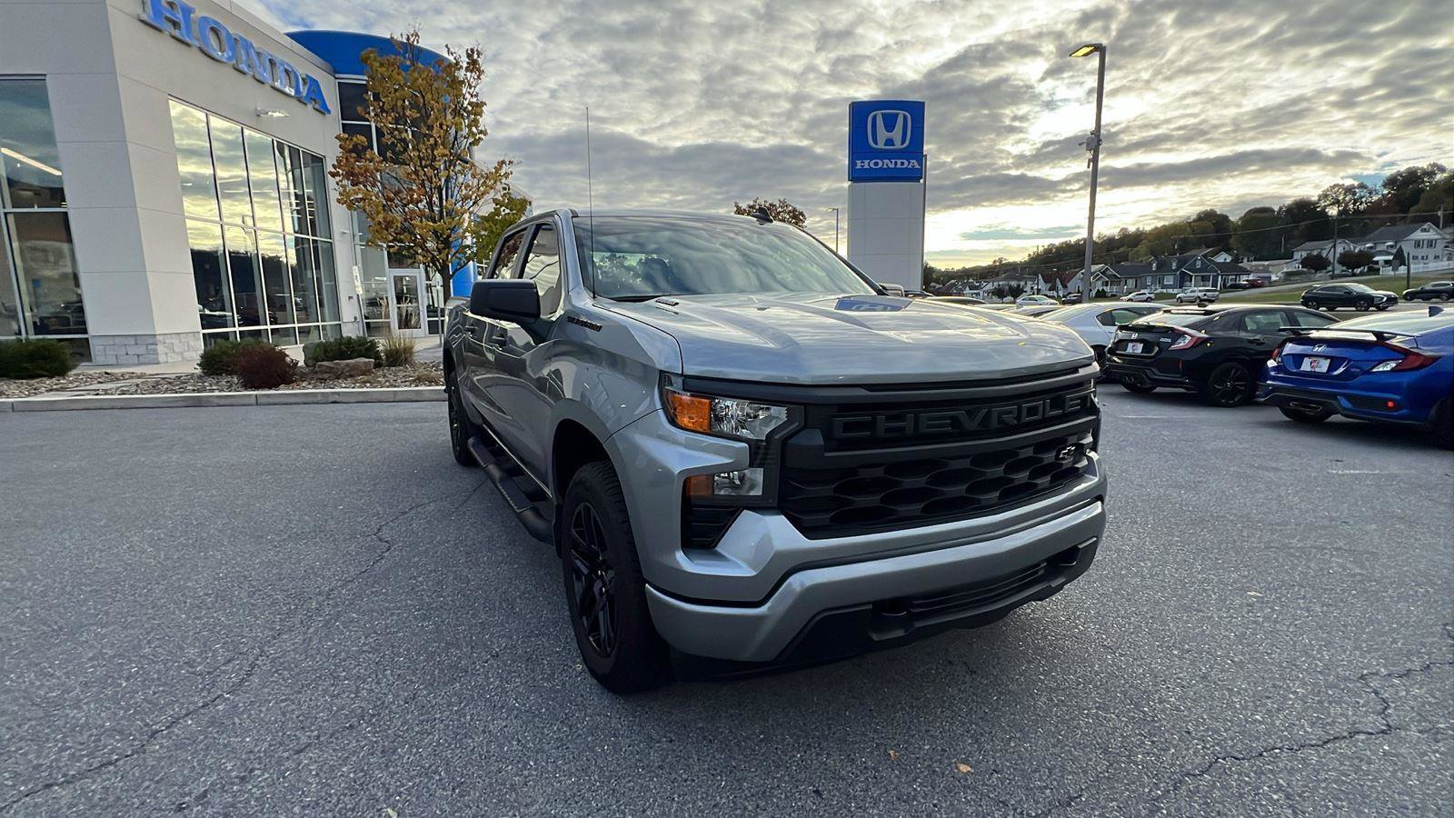 Used 2025 Chevrolet Silverado 1500 Custom w/ Turbomax Blackout Package image 2