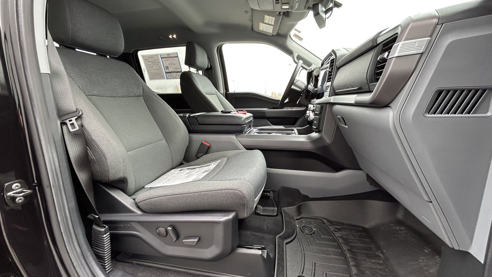 Used 2024 Ford F150 XLT w/ Equipment Group 302A MID image 20