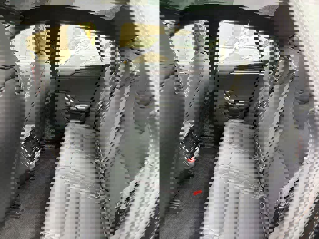 Used 2023 Tesla Model S image 29