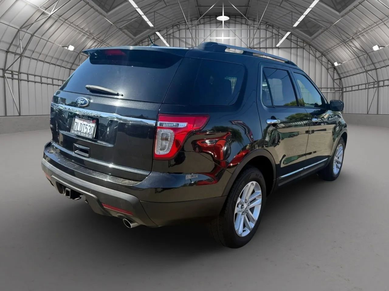 Used 2015 Ford Explorer XLT w/ Equipment Group 201B FWD image 6