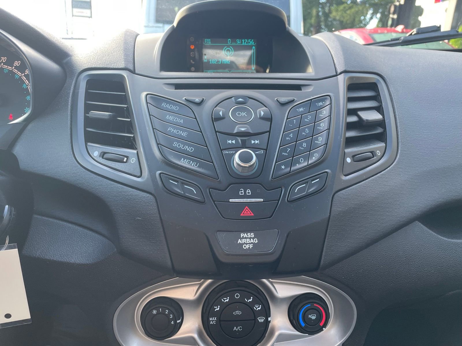 Used 2017 Ford Fiesta SE image 12