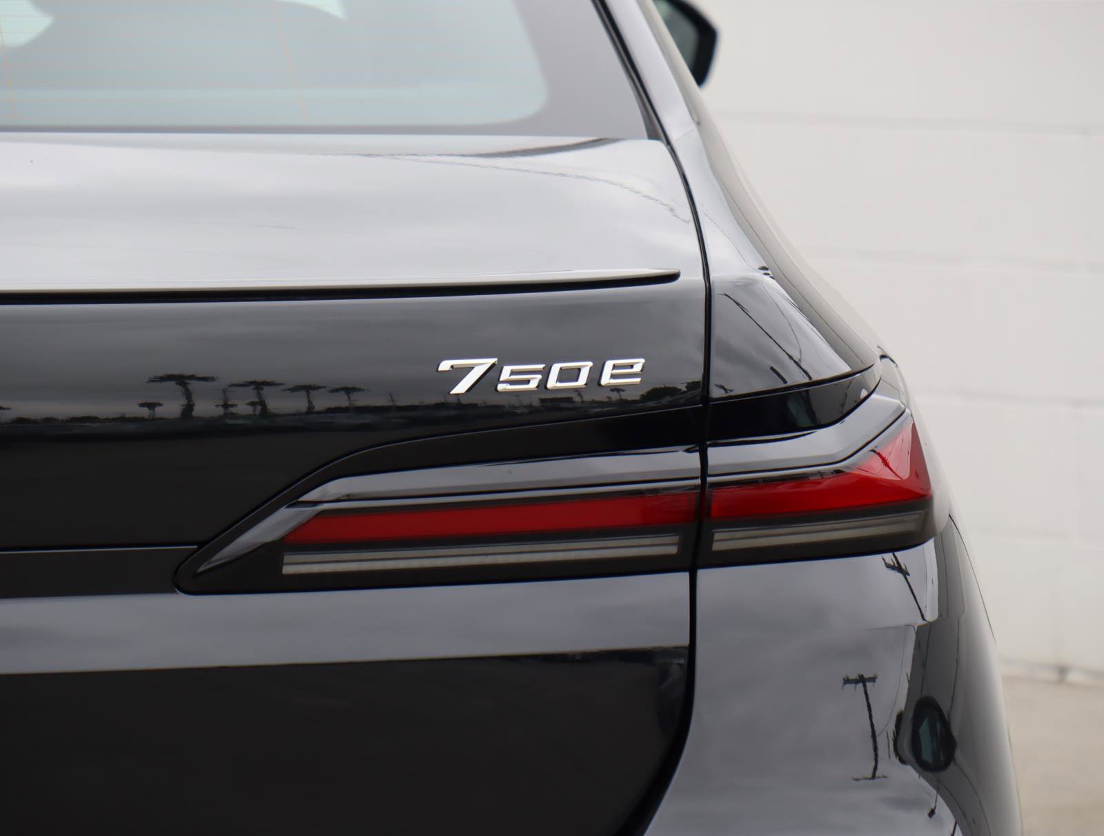 New 2026 BMW 750e xDrive w/ Premium Package image 6