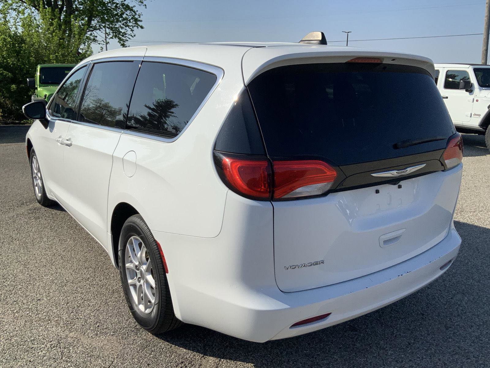 Used 2023 Chrysler Voyager LX FWD image 8