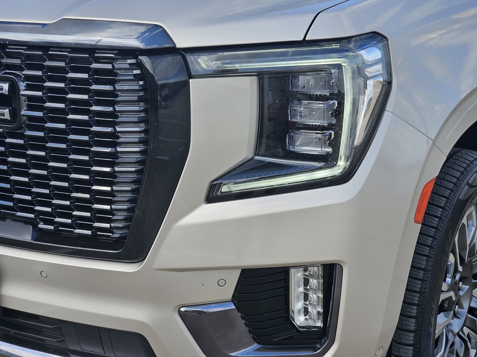 Certified 2023 GMC Yukon Denali Ultimate image 11